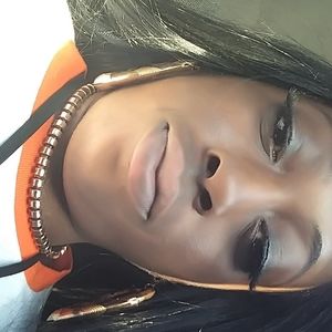 Meet your Posher, Shameze